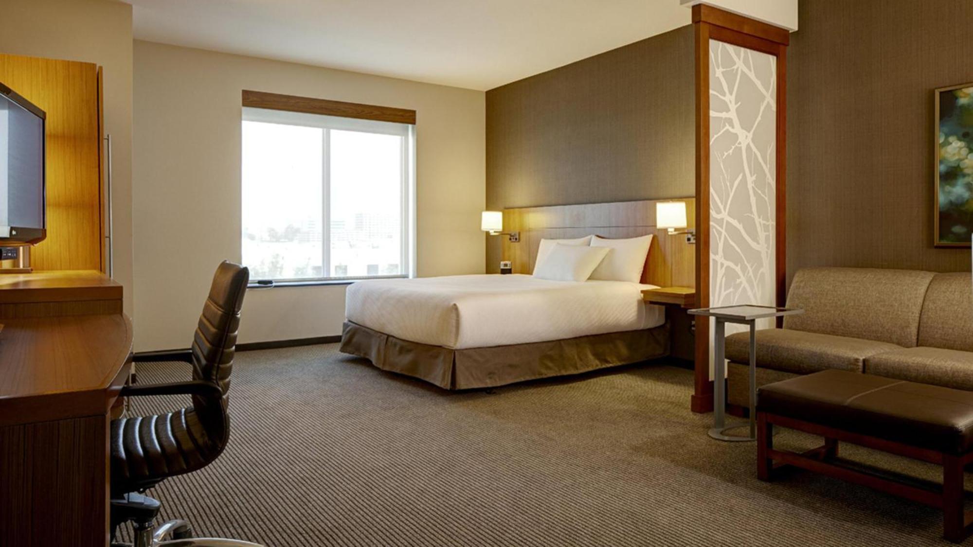 Hyatt Place At The Hollywood Casino Pittsburgh South Washington Room photo